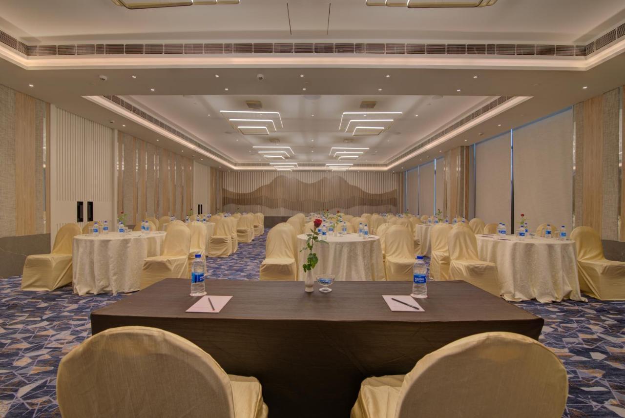 7 Apple Hotel Nashik Dış mekan fotoğraf